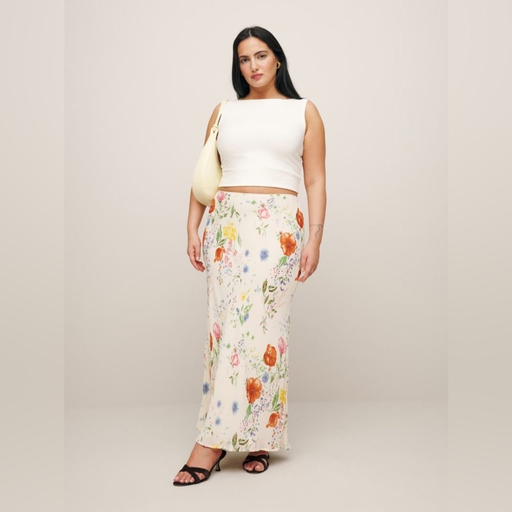 Reformation Layla Skirt in Etude Size 10.